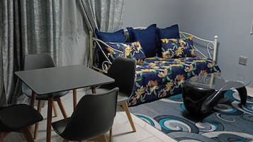 Lejlighed - 2 soveværelser - handicapvenligt - terrasse | Stue