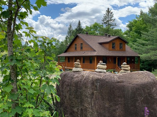Domaine de 180 acres avec une maison de 6 chambres, piscine creusée et SPA!