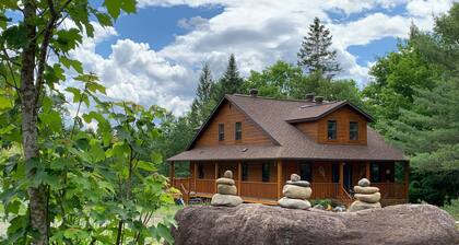 Domaine de 180 acres avec une maison de 6 chambres, piscine creusée et SPA!