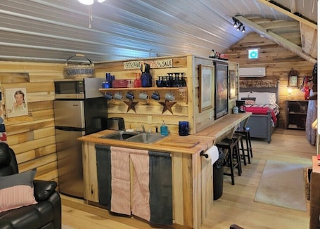 Interior. Country Sunshine Cabins