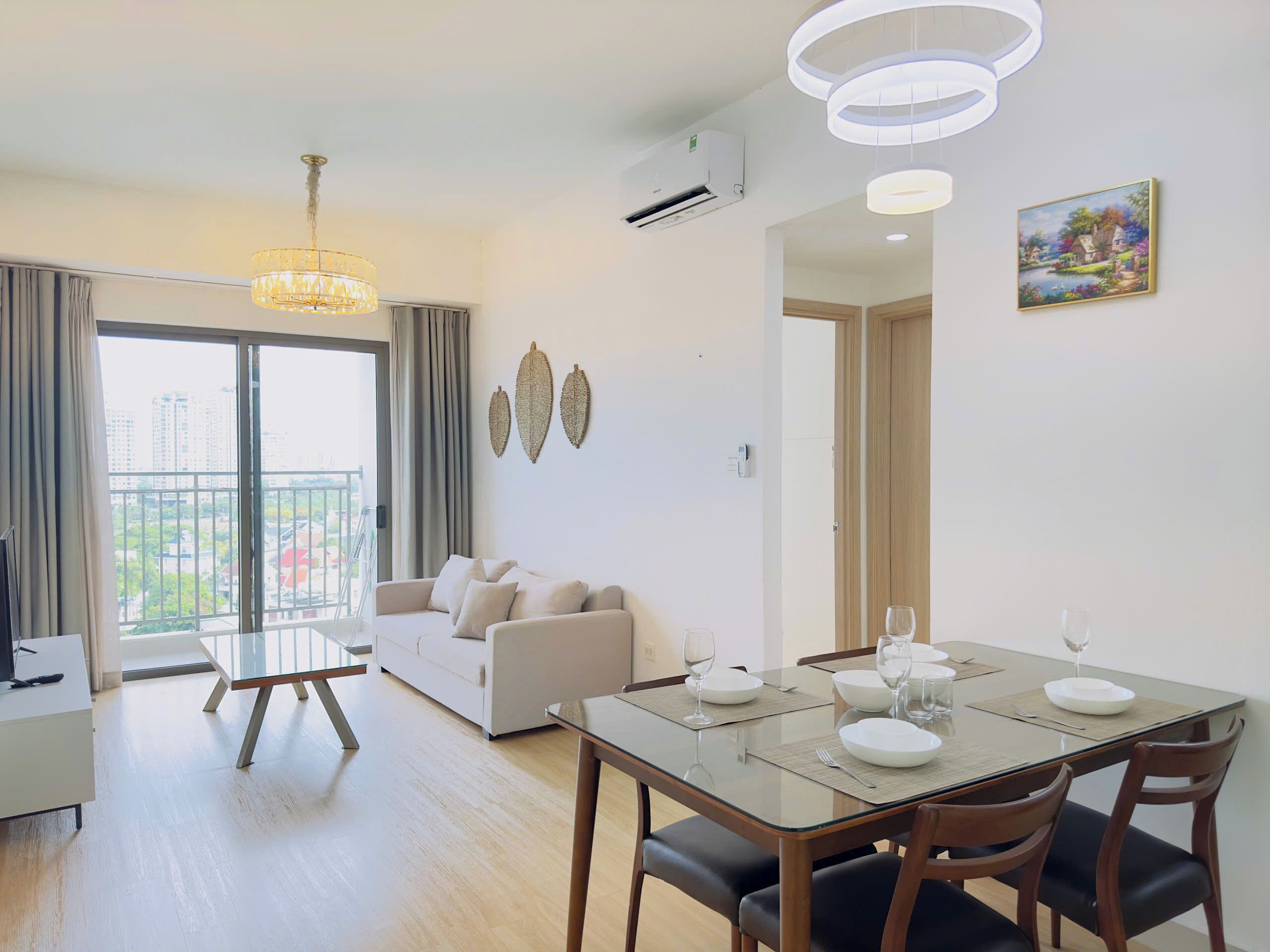 Deluxe Apartment, 1 King Bed, Balcony, River View | Living area