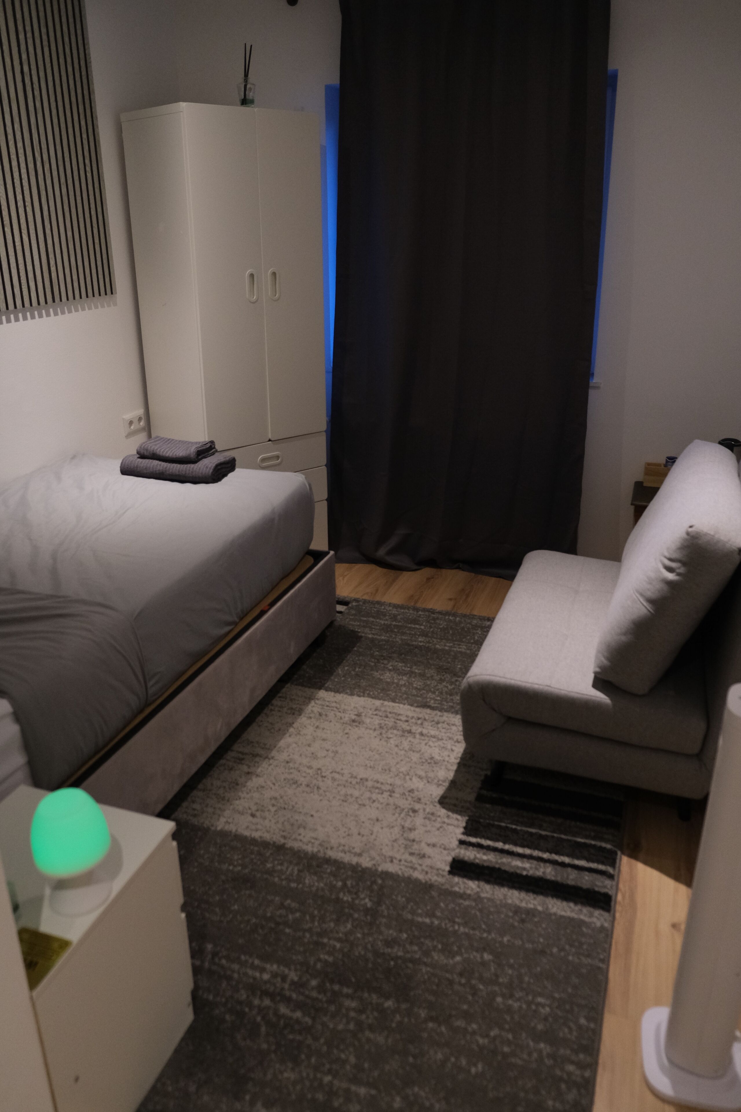 1 chambre, fer et planche à repasser, Wi-Fi gratuit, draps fournis