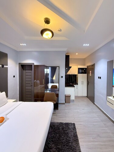 Citiscape Apartment