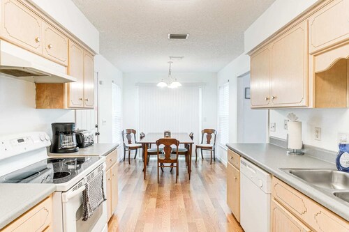 One family 3-bedroom FULL HOUSE with 2 car garage in Brunswick, GA