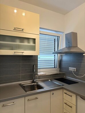 Private kitchen - Vrbo Property (Rab)