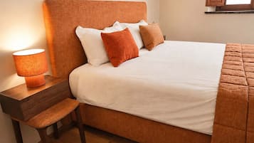 7 bedrooms, iron/ironing board, WiFi, bed sheets