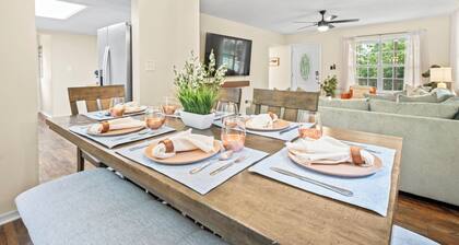 Mountain City Hideaway - Downtown Asheville Retreat with Game Room, Deck + Grill