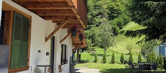 Frisch renovierte Ferienwohnung mit Alpenblick