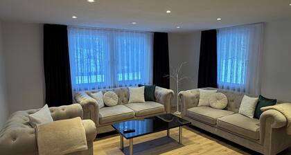 Frisch renovierte Ferienwohnung mit Alpenblick