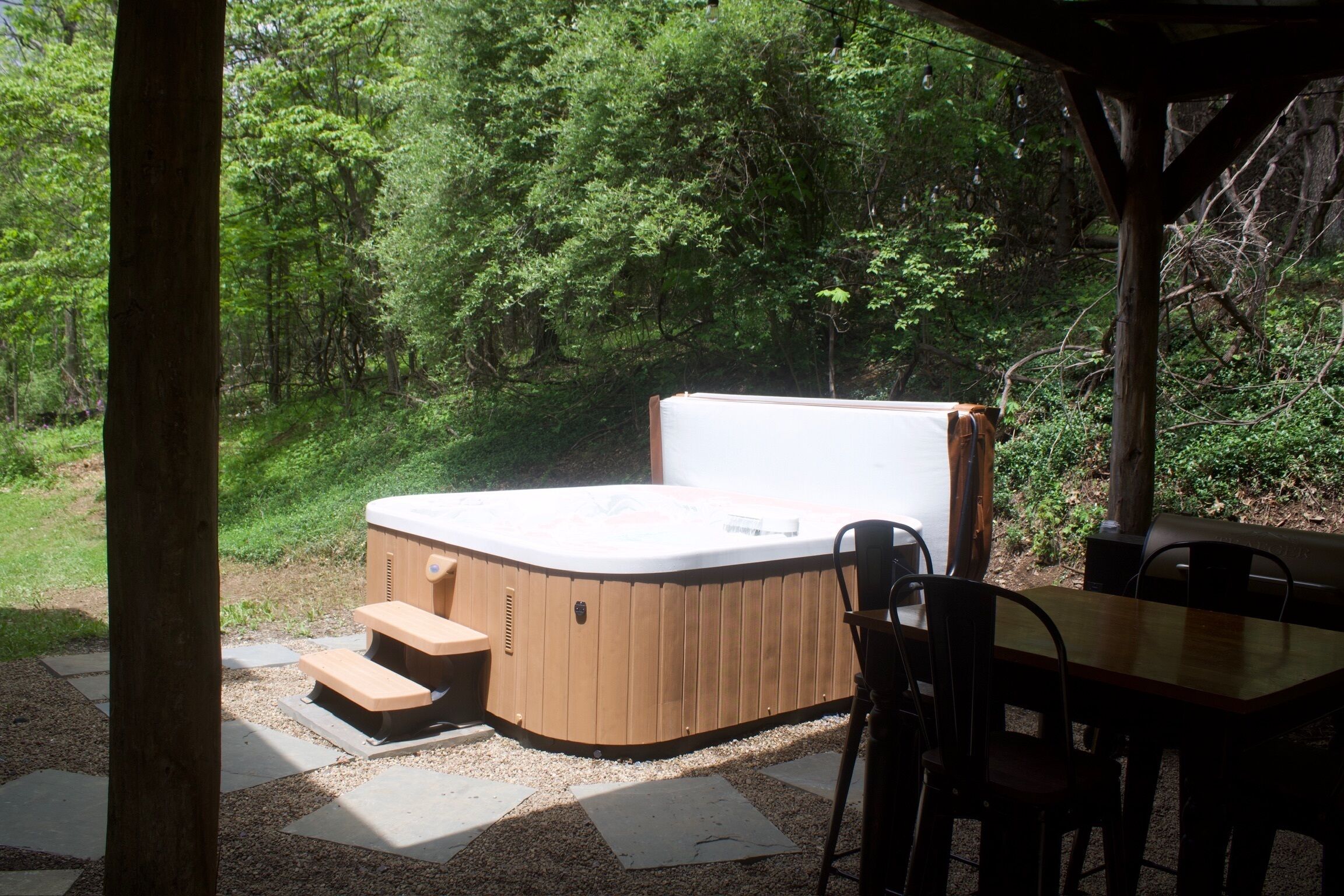 Outdoor spa tub