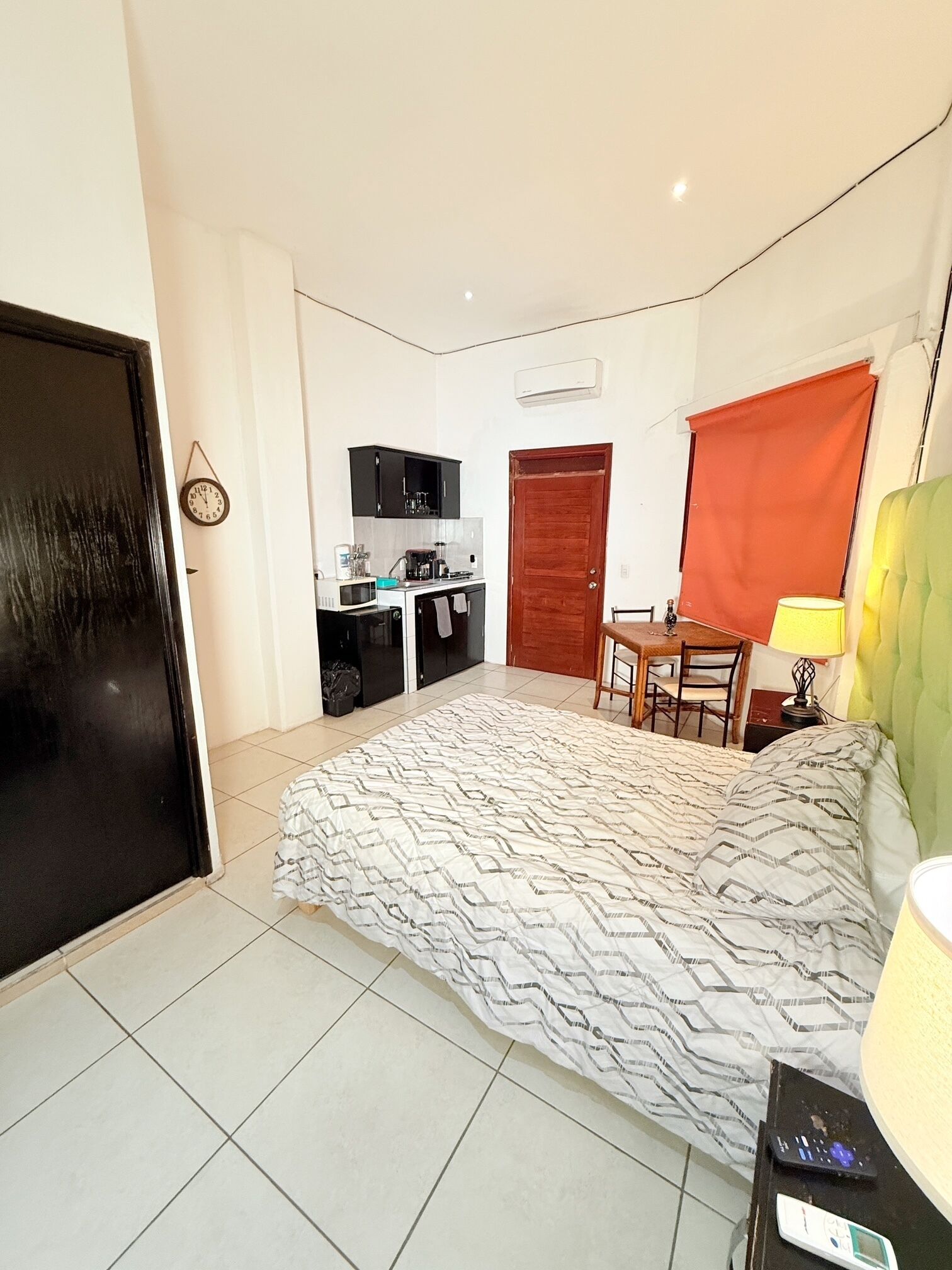 1 habitación, internet y ropa de cama 