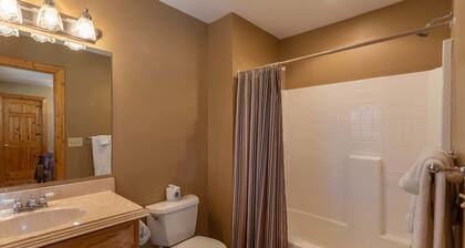 Stress Releaf - Blowing Rock Cabin With Great View, hot Tub, Pool Table