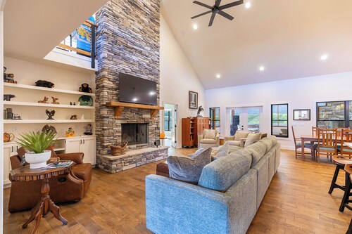 Luxe Mountain Haven