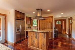 Interior - Shady Pines (Banner Elk)