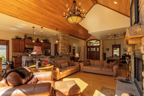 Heart Rock Lodge