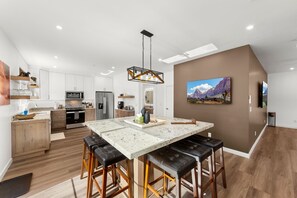 Private kitchen - Angels Landing - New, Downtown! Pool, Hot Tub, Game room. Close to Zion & Bryce (Hurricane)