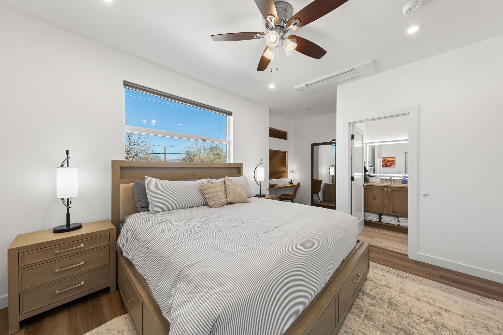 3 bedrooms, WiFi (free), bed sheets