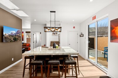 Family Retreat Near Zion • Pool • Hot Tub & Game Room