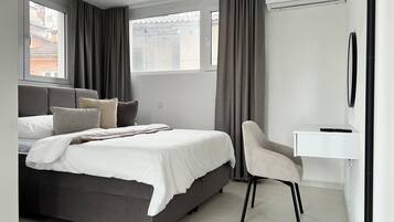 Deluxe Double or Twin Room, Mountain View | Desk, laptop workspace, free WiFi