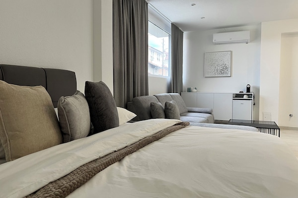 Comfort Double or Twin Room, Mountain View | Desk, laptop workspace, blackout drapes, WiFi (free)