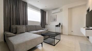 Comfort Double or Twin Room, Mountain View | Living area