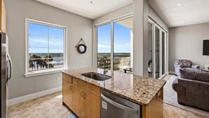 Interior - The Diamond Seagull-Ocean View, Resort Pool &Bar at Diamond Beach Resort (Galveston)