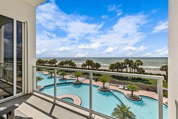 Pool - The Diamond Seagull-Ocean View, Resort Pool &Bar at Diamond Beach Resort (Galveston)