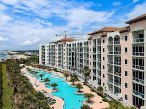 Exterior - The Diamond Seagull-Ocean View, Resort Pool &Bar at Diamond Beach Resort (Galveston)