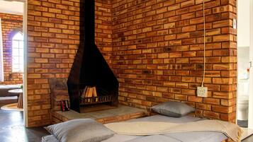 Classic Cottage, Mountain View | Living area