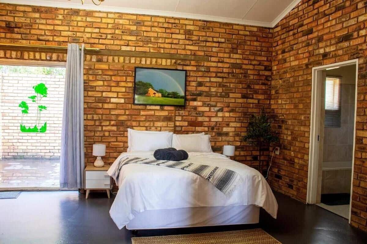 Iron/ironing board (on request), free WiFi, bed sheets