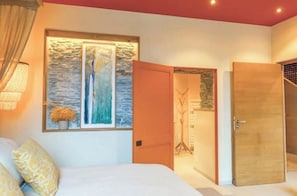 Room - Elegant and quiet premium room – 15-minute walk to the beach (Châteaulin)