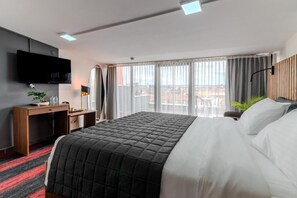 Quartos à prova de som, ferros/tábuas de passar roupa, Wi-Fi de cortesia
