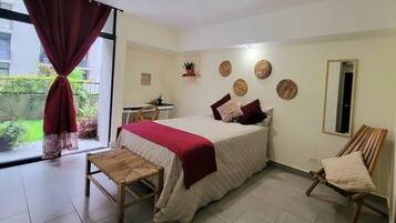 2 habitaciones, escritorio, tabla de planchar con plancha y wifi gratis