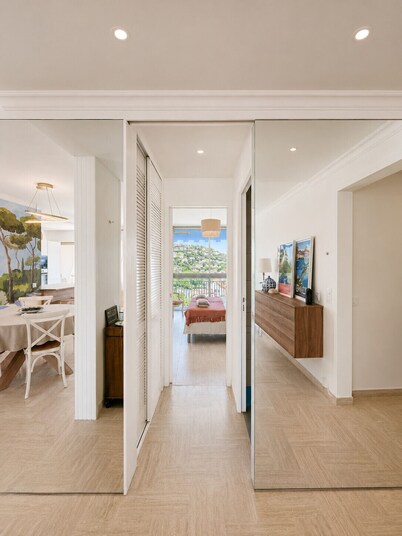 Apt 8 guests sea view & pool 10 minutes from Cannes