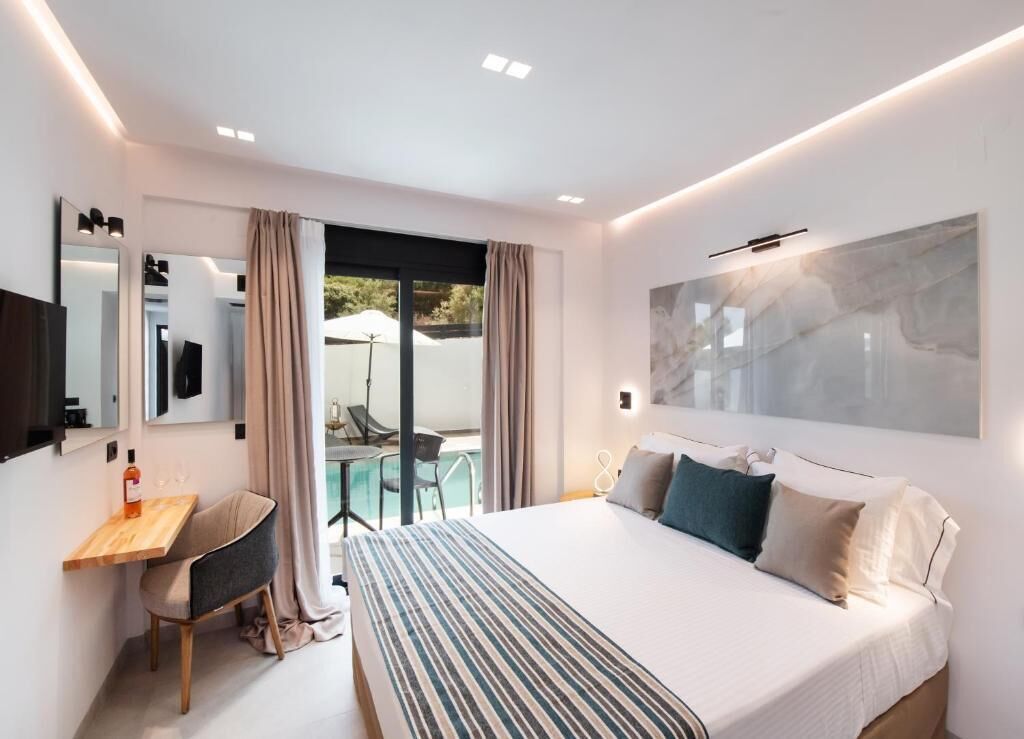 Deluxe-dobbeltværelse - balkon - udsigt til pool | Lydisolering, strygejern/strygebræt, gratis Wi-Fi