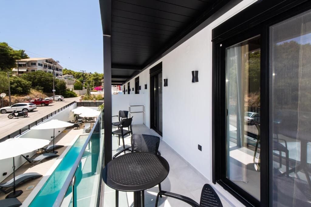 Superior Suite, Balcony, Pool View | Outdoor dining