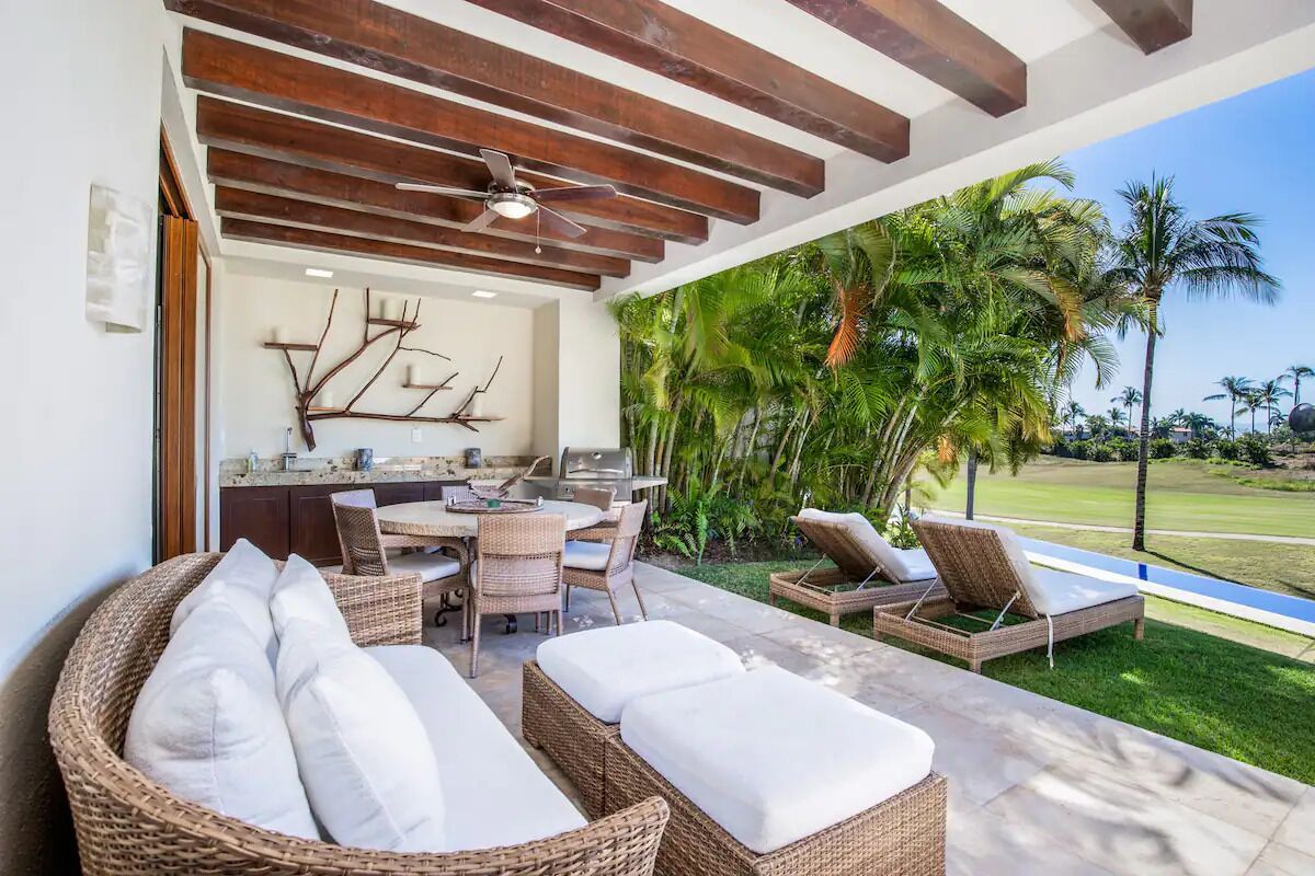 Deluxe Condo, 3 Bedrooms, Private Pool, Golf View | Outdoor dining