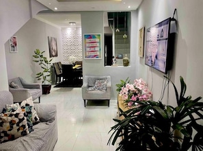 Basic Chalet | Living area - Casa da Lu (Salvador)