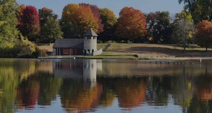 3-bedroom outdoor enthusiasts steps away from Backbone State Park.
