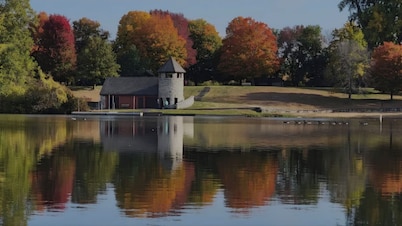 3-bedroom outdoor enthusiasts steps away from Backbone State Park.