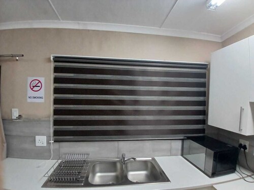 Spacious & Professional Deluxe Apartment for working and leisure: Home from home