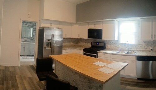 Charming 3-bedroom house with AC in pleasant Belleville