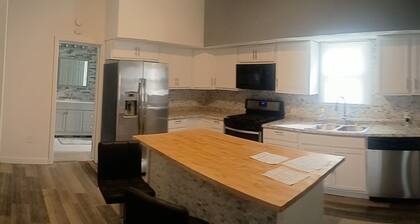 Charming 3-bedroom house with AC in pleasant Belleville