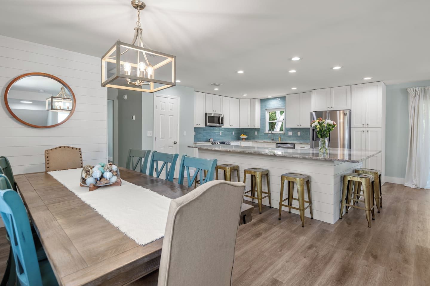 Kitchen & Dining Room - Ample Seating for 14