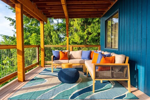 Luxury Treehouse Retreat | Hot Tub + Bay Views