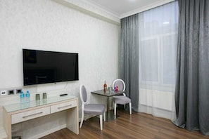 Classic Double or Twin Room, City View | Bahagian dalam