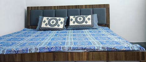 Internet, bed sheets