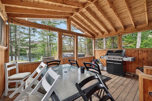 2 Cottages Side by Side on Prestigious Lac St.Pierre