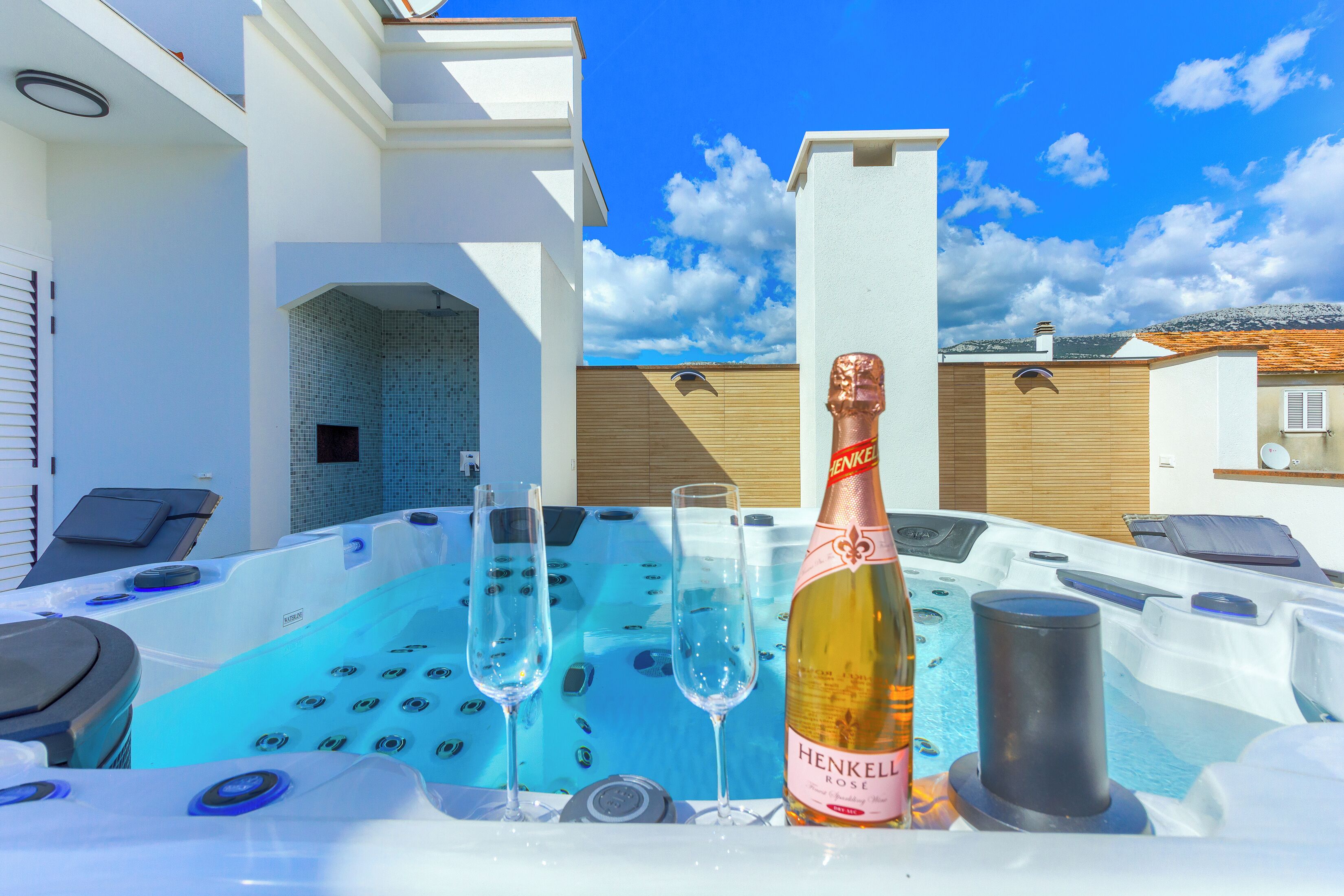 Bain à remous extérieur