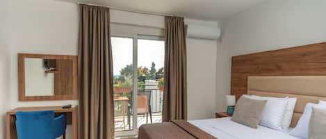 Appartement Confort, balcon, vue partielle sur le lac | Wi-Fi gratuit